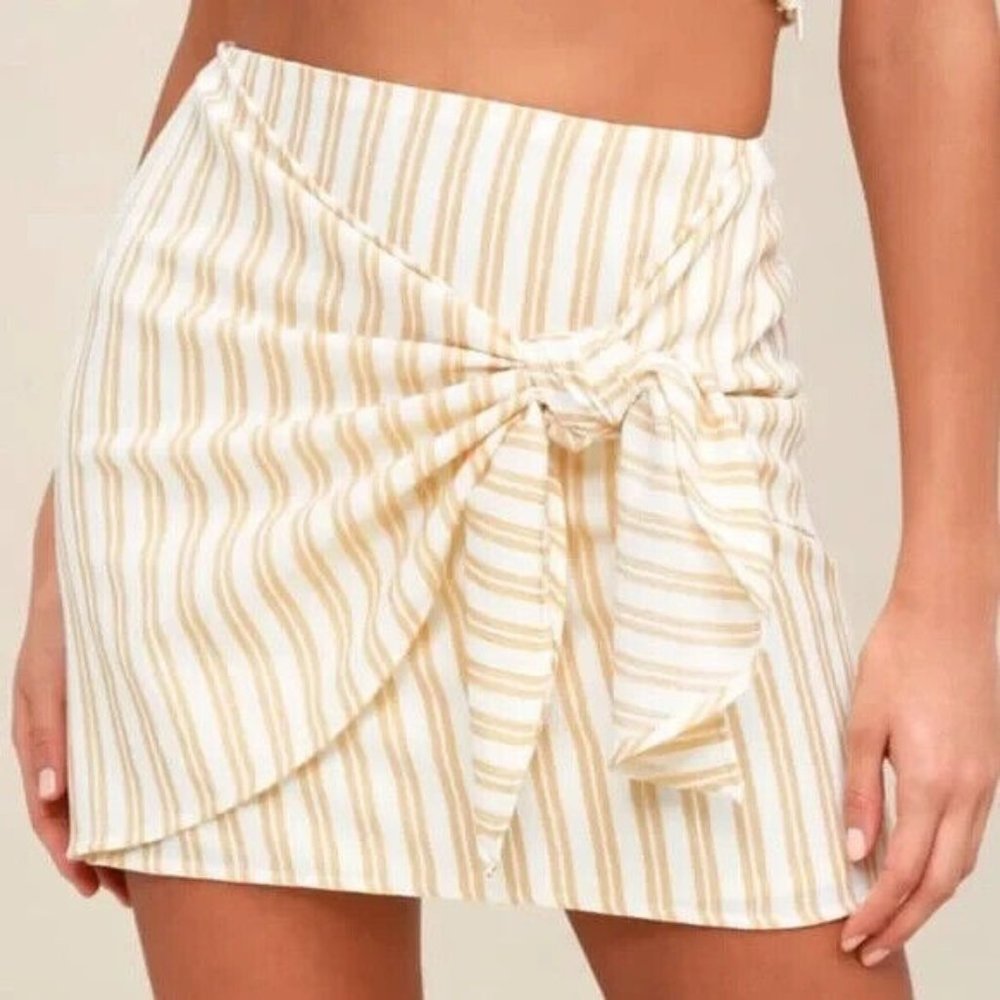 Lulu's Women's Mini Skirt, Tie Front Stripe, Lulu's Juniors Mini Skirt